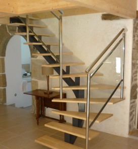 escalier limon central, version-métal brest plabennec lesneven bourg-blanc pouguerneau